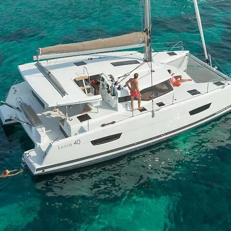 Catamaran And Special Events Botel